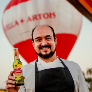 O chef Marcelo Petrarca preparou aperitivos para que Andressa Suita e os demais convidados pudessem comer enquanto assistiam ao pôr do sol