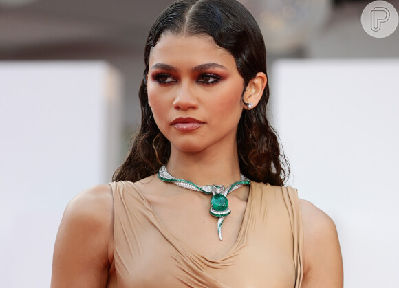 Colar usado por Zendaya tinha esmeralda de 93 quilates