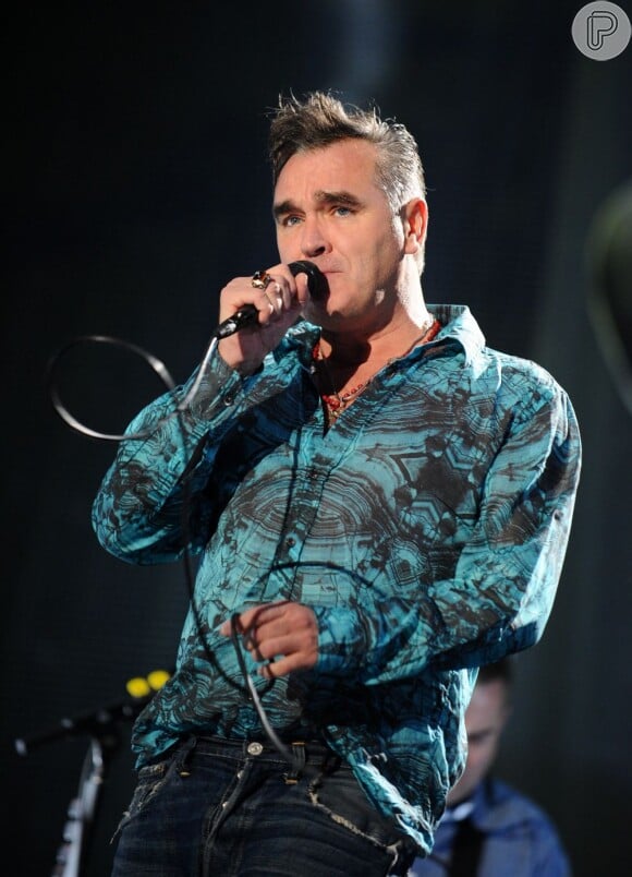 O cantor inglês Morrissey se internou às pressas por conta de uma pneumonia nos dois pulmões. O fato fez com que ele adiasse um show em São Francisco, nos EUA