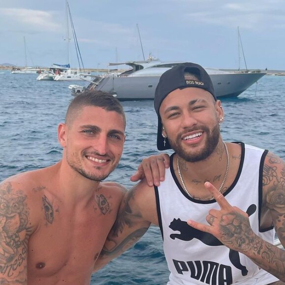 Neymar havia comentado na foto de João Guilherme e Jade Picon, mas logo que terminaram teria ficado com a influenciadora, gerando memes na web