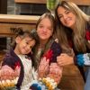 Ticiane Pinheiro e as filhas, Manuella e Rafaella Justus, usaram roupas iguais