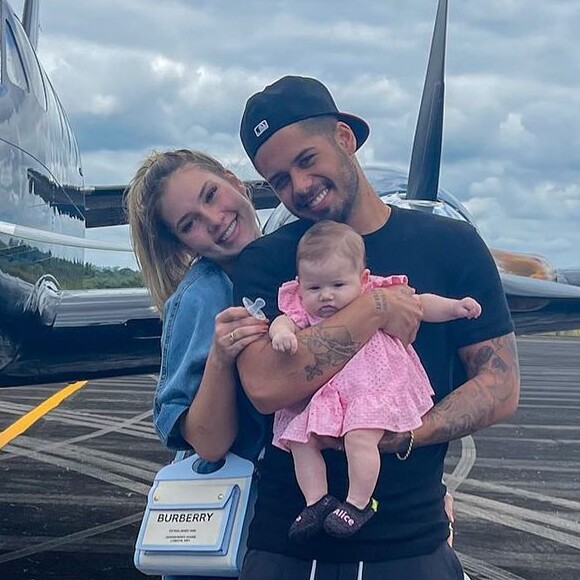 Virginia Fonseca, Zé Felipe e a filha do casal, Maria Alice, voltaram de recente viagem à Bahia