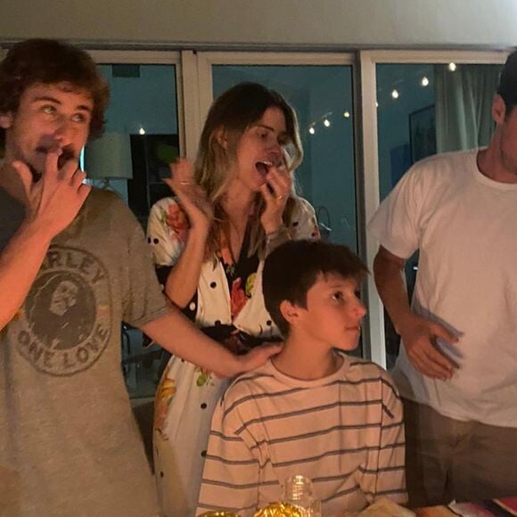 A família costuma aparecer reunida em aniversários