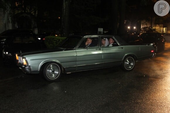 Thaís Pacholek chegou em um carro antigo para a para a sua festa de casamento com o cantor sertanejo Belutti. Os dois se casaram em São Paulo