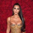 Moda e astrologia: Kim Kardashian é libriana e ama looks com brilho