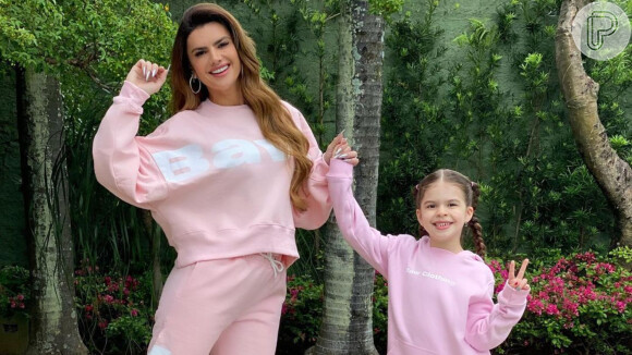 Mirella Santos postou fotos com a filha e tamanho de Valentina surpreendeu os fãs da modelo