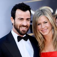 Assessoria de Jennifer Aniston nega casamento com Justin Theroux no Havaí