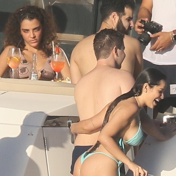 Juliette e Daniel Trovejano estavam acompanhados por amigos