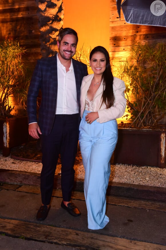 Simone com o marido, Kaká Diniz, na festa de aniversário de Rodrigo Faro