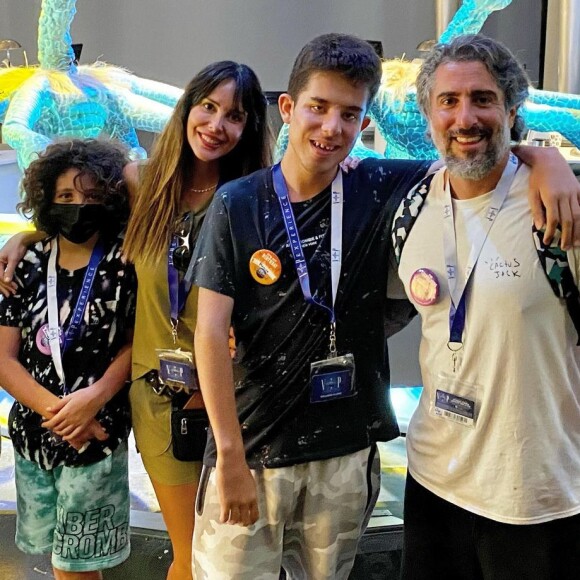 Casado com Suzana Gullo, Marcos Mion também é pai de Donatella e Stefano
