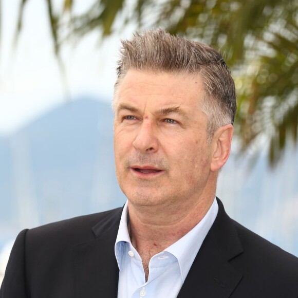 Alec Baldwin se disse em choque por matar diretora: 'Acidente que tirou a vida de Halyna Hutchins, esposa, mãe e colega profundamente admirada por nós'