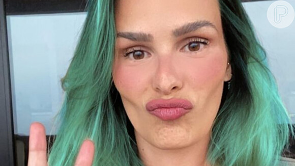 Yasmin Brunet revelou aos seguidores no Instagram que faz botox 'bem leve'