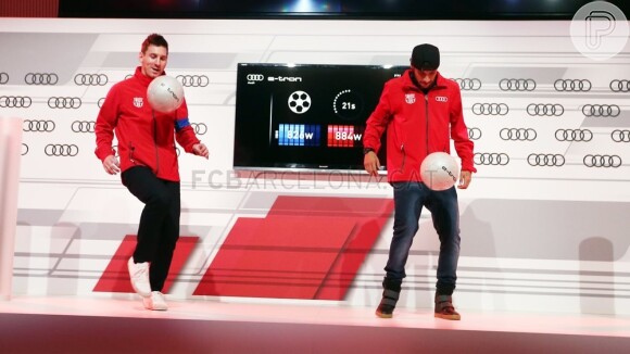 Neymar e Messi disputaram uma gincana no Barcelona