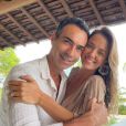 Cesar Tralli assumiu a apresentação do 'Jornal Hoje' e Ticiane Pinheiro celebrou o novo compromisso profissional do marido