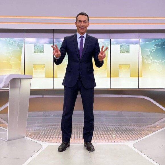 Cesar Tralli assumiu o comando do 'Jornal Hoje' neste sábado, 30 de outubro de 2021