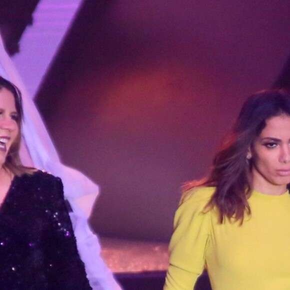 Marília Mendonça e Anitta gravaram 'Some que ele vem atrás' juntas