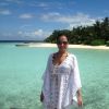 Saída de praia de Thais Fersoza: a atriz escolheu modelo branco e com renda