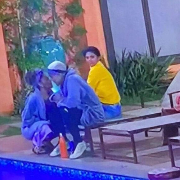 'A Fazenda 13': Dynho Alves e Sthe Matos já foram alvo de comentários de fãs e dos peões sobre sua proximidade romântica