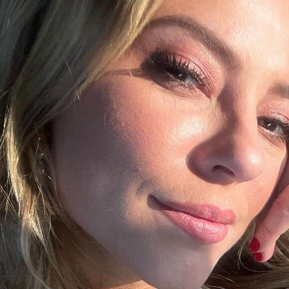 Paolla Oliveira aparece linda em fotos publicadas na rede social nesta terça-feira (16)