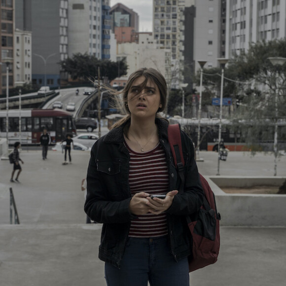  Lara (Júlia Byrro) é irmã de Guilherme (Gabriel Leone), que morreu em 'Verdades Secretas 2'