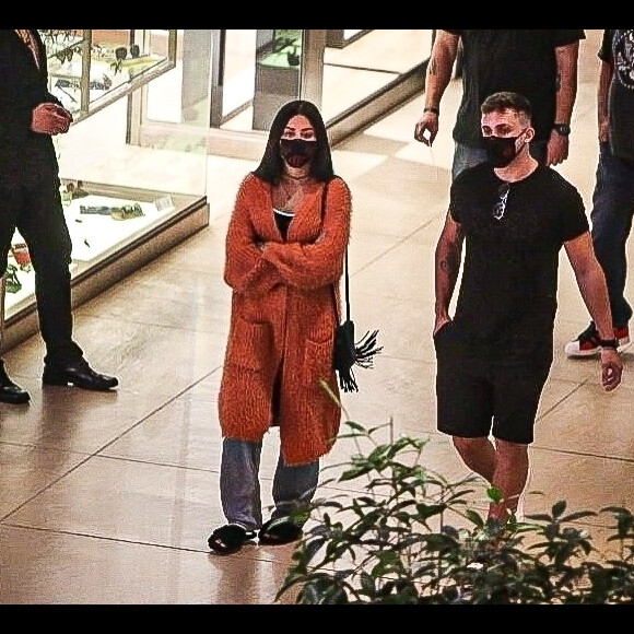 Arthur Picoli também levantou suspeitas de affair com Aline Riscado após ser flagrado em shopping com ela