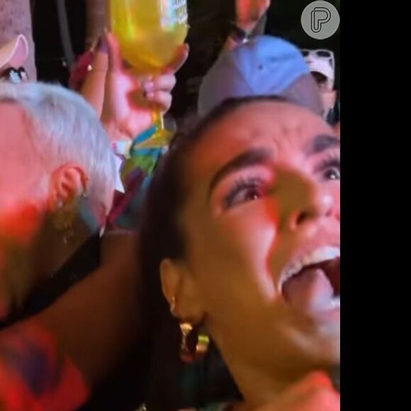 Valesca Popozuda e Matheus Mazzafera também trocaram um beijão