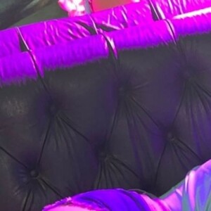 Além de beijar muito, Viih Tube também aproveitou para tirar um cochilo no meio da festa