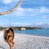 Giovanna Ewbank escolheu biquíni preto cheio de estilo e valorizou corpo em foto nas Maldivas