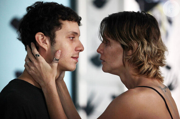 Deborah Secco e João Pedro Zappa fazem par romântico no filme 'Boa Sorte'