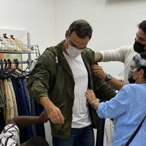 'BBB 22': Tadeu Schmidt já fez prova de roupas para estreiar na apresentação do programa