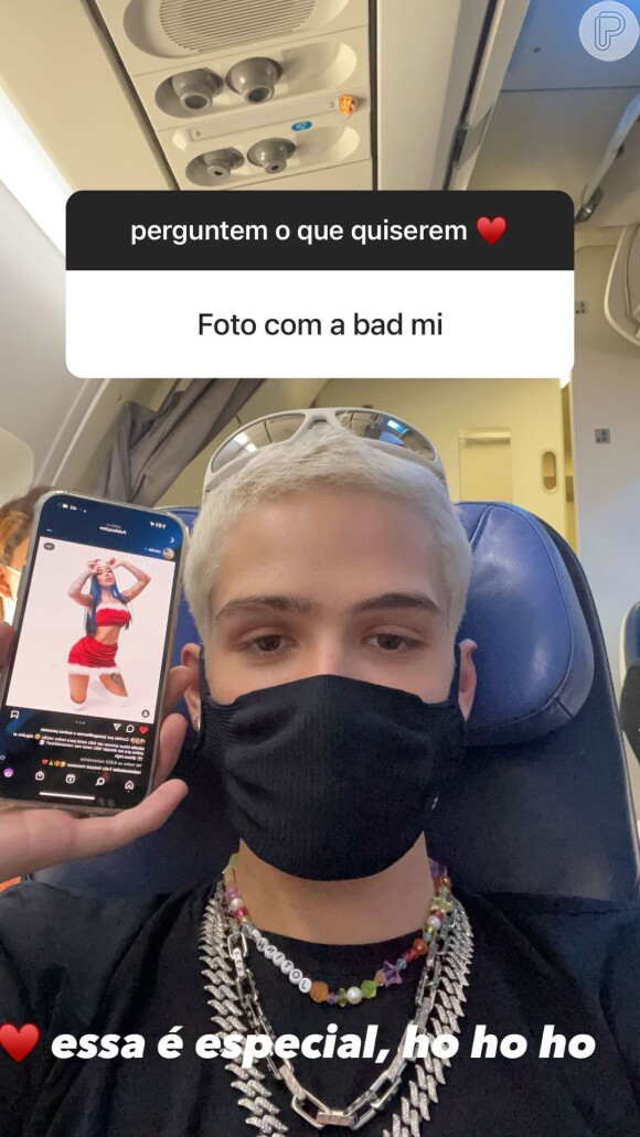 João Guilherme mostrou uma foto de Mirella vestida de mamãe noel e provocou seus seguidores