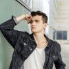 Nicolas Ahnert, o Guilherme jovem da novela 'Quanto Mais Vida, Melhor!', acumula na carreira musicais como 'Isso Que É Amor'