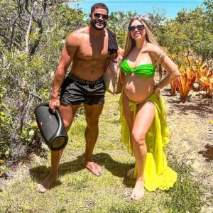 Mulher de Hulk, Camila Ângelo surpreendeu com a barriga de grávida em evidência