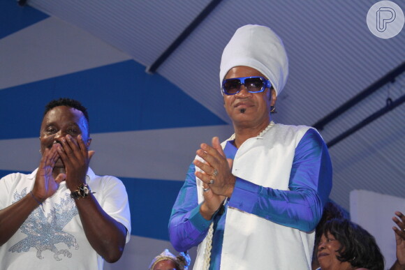 Carlinhos Brown é coroado Rei da Percussão da Portela