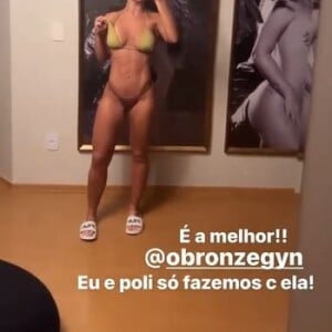 Virgínia Fonseca mostrou um pouco do resultado inicial do bronzeamento para os seguidores, explicando que reforçou a marquinha de biquíni que tinha antes