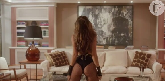 Ingrid Guimarães usa meia-calça arrastão em cena do filme 'Loucas para Casar'