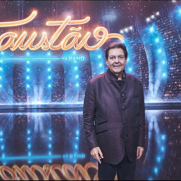 Fausto Silva está assintomático e passa bem