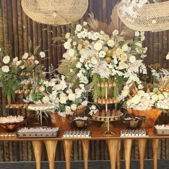 Decoração do casamento de Jojo Todynho teve tons de madeira e plantas