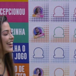 No jogo da discórdia do 'BBB 22', Laís botou Naiara Azevedo em 'Tem medo de se comprometer', Natália em 'Já me decepcionou' e Pedro Scooby como 'Palestrinha'