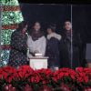 Barack Obama inaugura árvore de Natal da Casa Branca ao lado da família