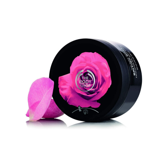 Esfoliantes como esse de Rosas Inglesas, da The Body Shop, são ainda mais efetivos na Lua Nova