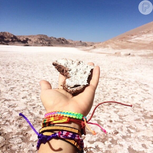 Giovanna Ewbank mostra o solo do deserto do Atacama, no Chile, para seus seguidores do Instagram