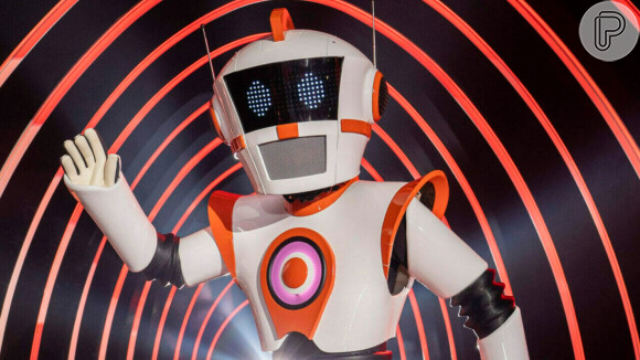 'Tha Masked Singer': Robô, vencedor da batalha tripla do grupo B, volta ao programa no próximo domingo (13)