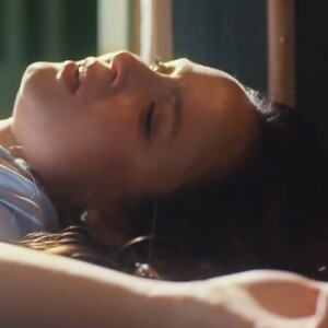 Isadora (Sofia Budke) encara trauma com a morte da irmã, Elisa (Larissa Manoela) na novela 'Além da Ilusão'