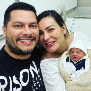 Leon, primeiro filho de Andressa com Tiago Costa, nasceu pesando quase 2,5 quilos e medindo 46 centímetros