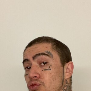 Whindersson Nunes mostrou detalhes do novo visual em uma sequência de fotos postadas nas redes sociais