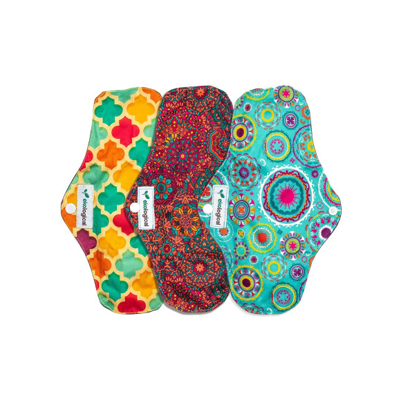 Kit colorido com 3 Absorventes de Pano, da Ekological, traz alto astral para as peças de higiene íntima