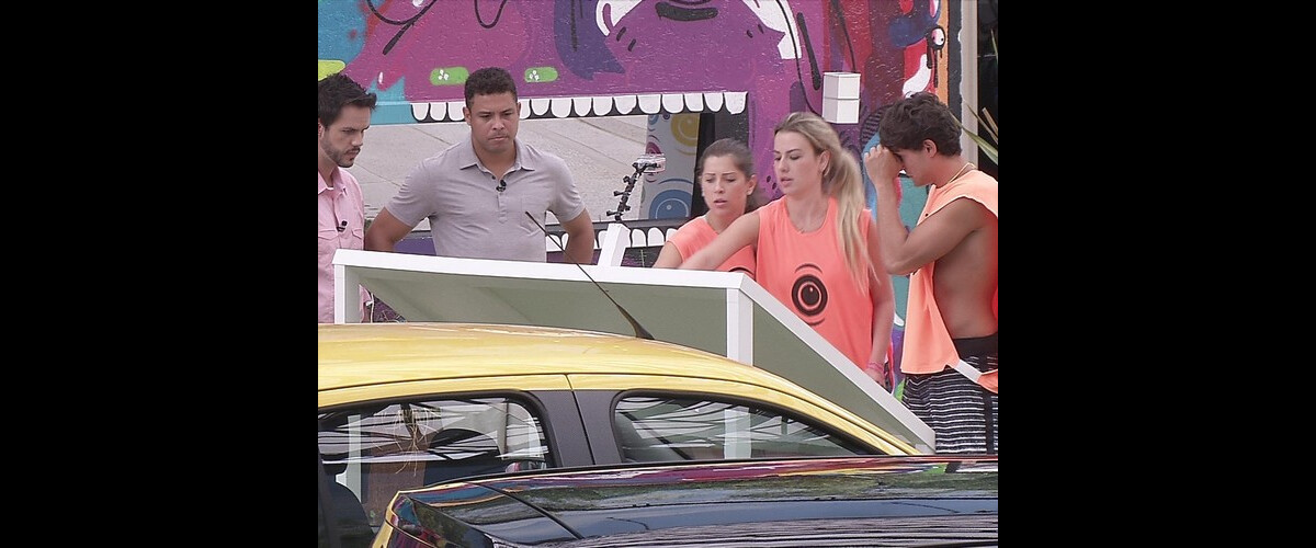 Ronaldo Fenômeno participa do 'BBB13' e Andressa ganha carro zero