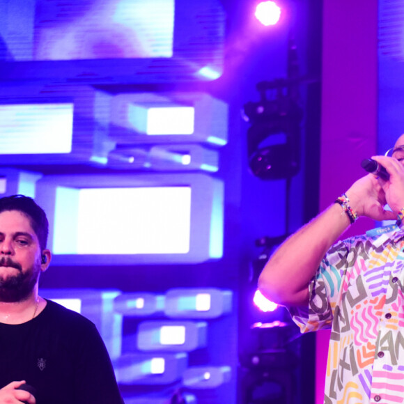 Tiago Abravanel cantou com Jorge e Mateus em show