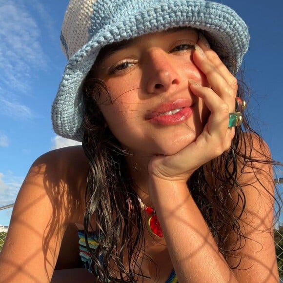 Bruna Marquezine contou qual seria a primeira coisa que faria se virasse anônima